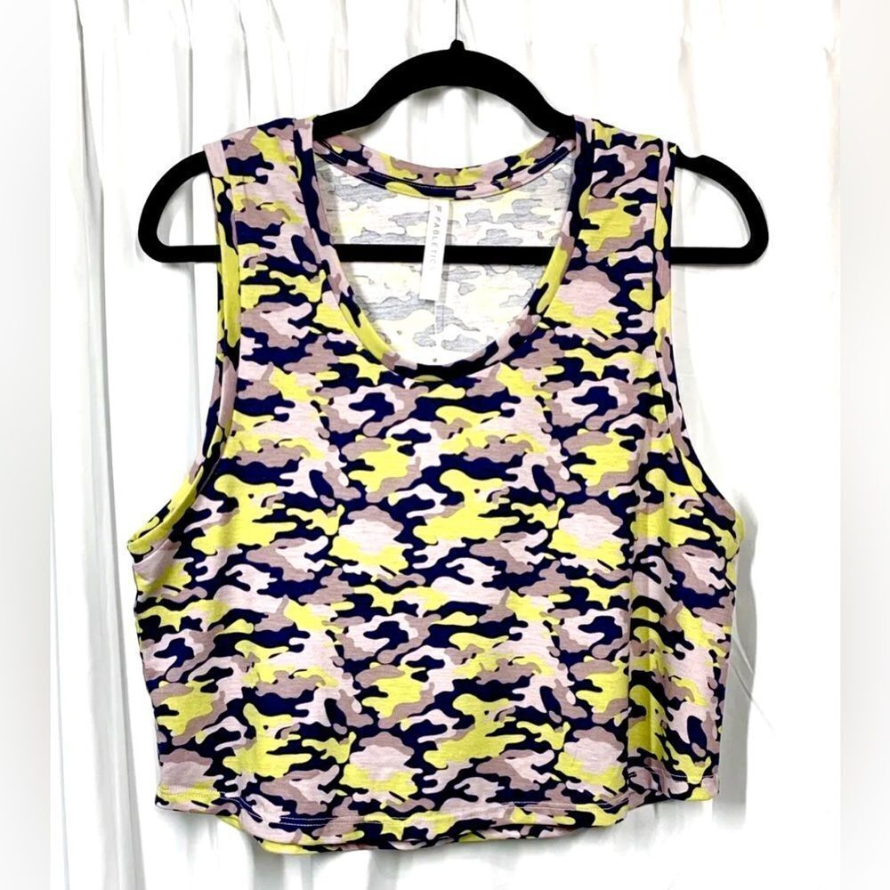 Fabletics Janis Crop Muscle Tank Camo Print WomenโSize Small NWT